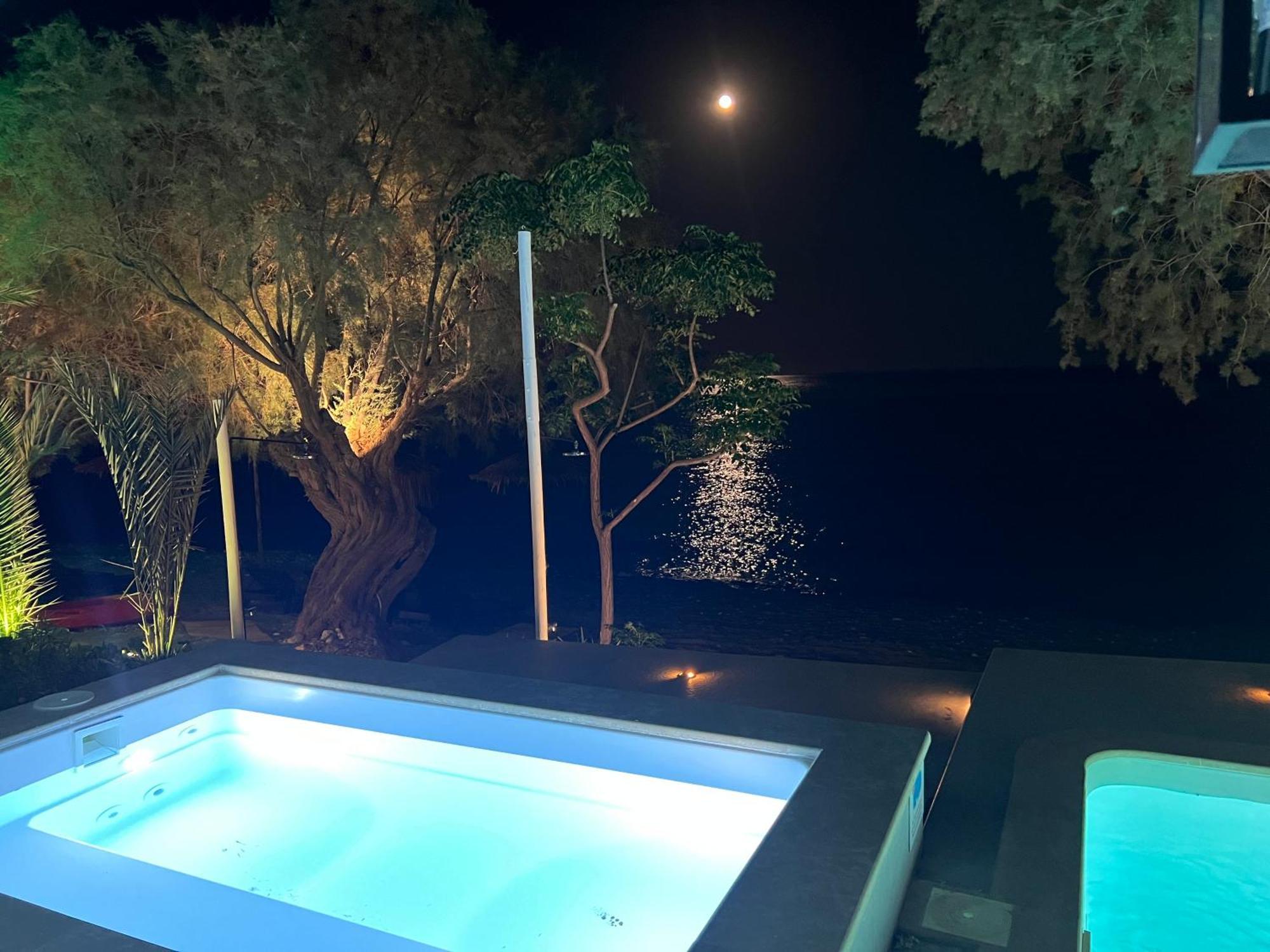 Nikkon Luxury Living Villa Árvi Kültér fotó